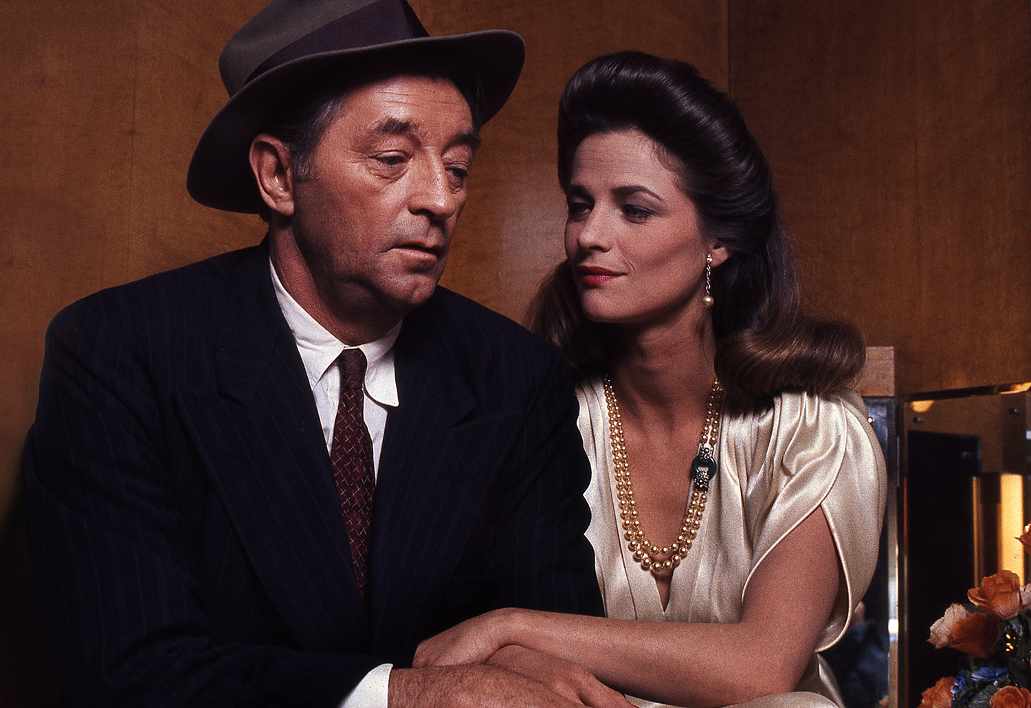 Robert Mitchum, Charlotte Rampling 03