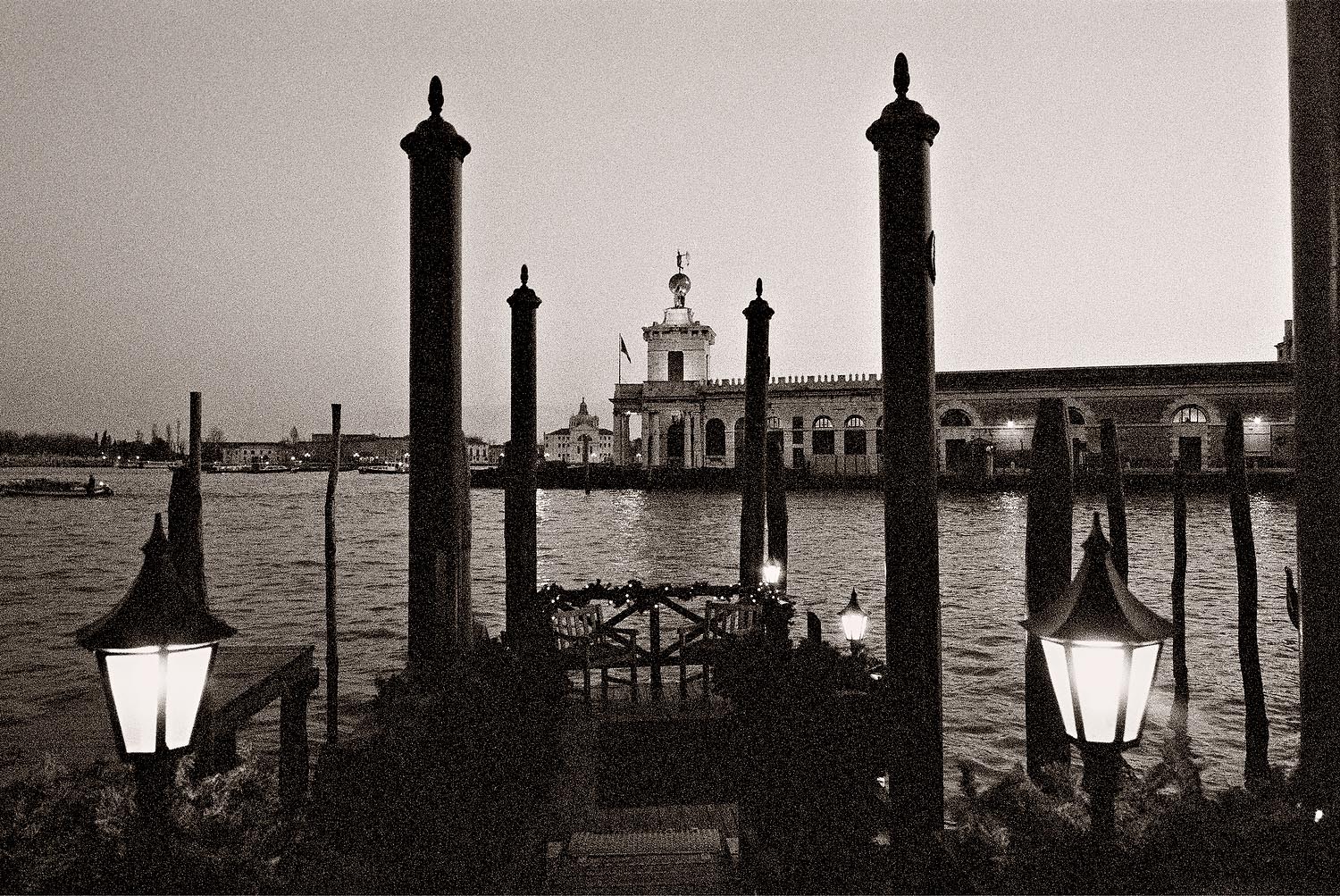 Venice B&W 27