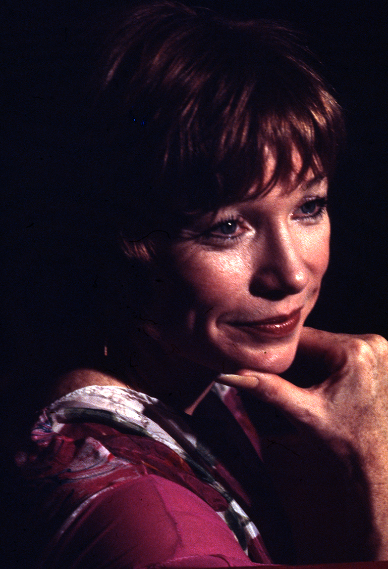 Shirley MacLaine 09