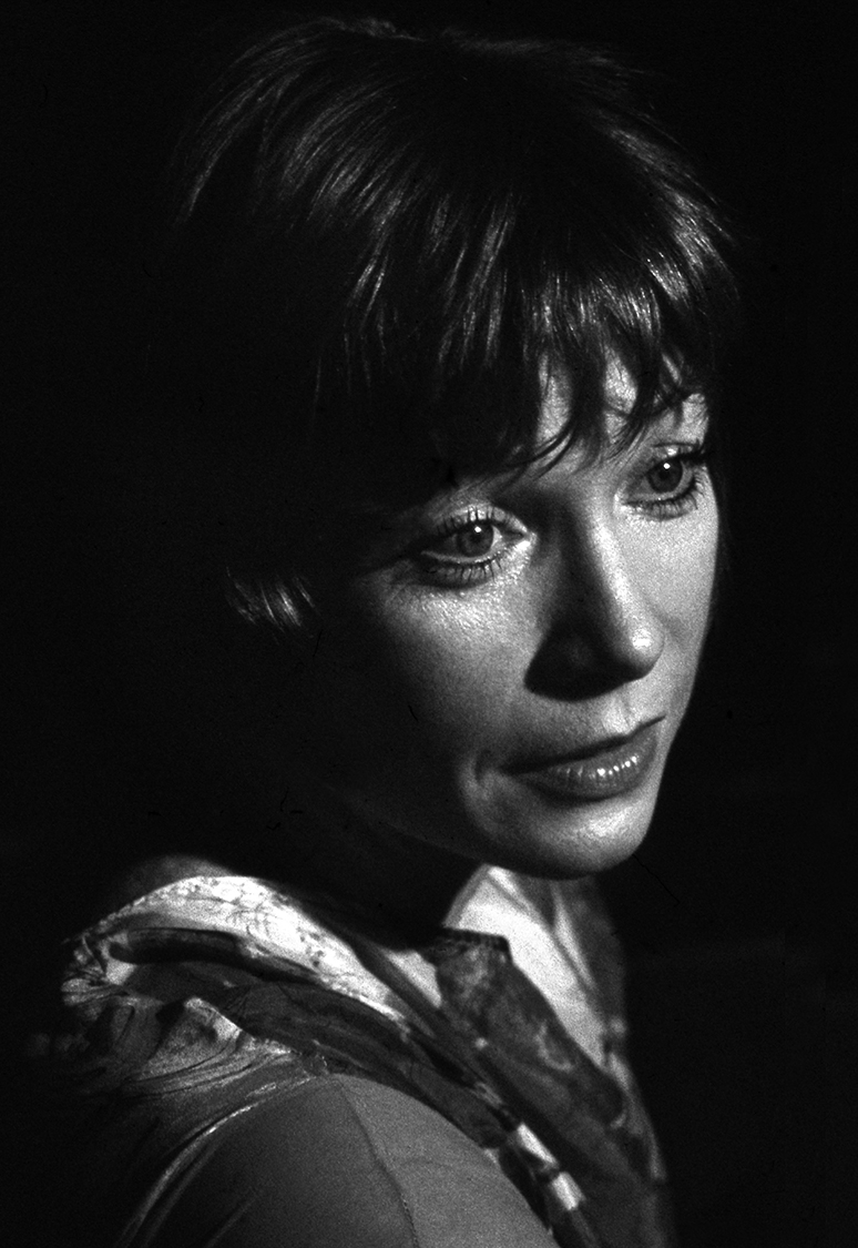 Shirley MacLaine 13