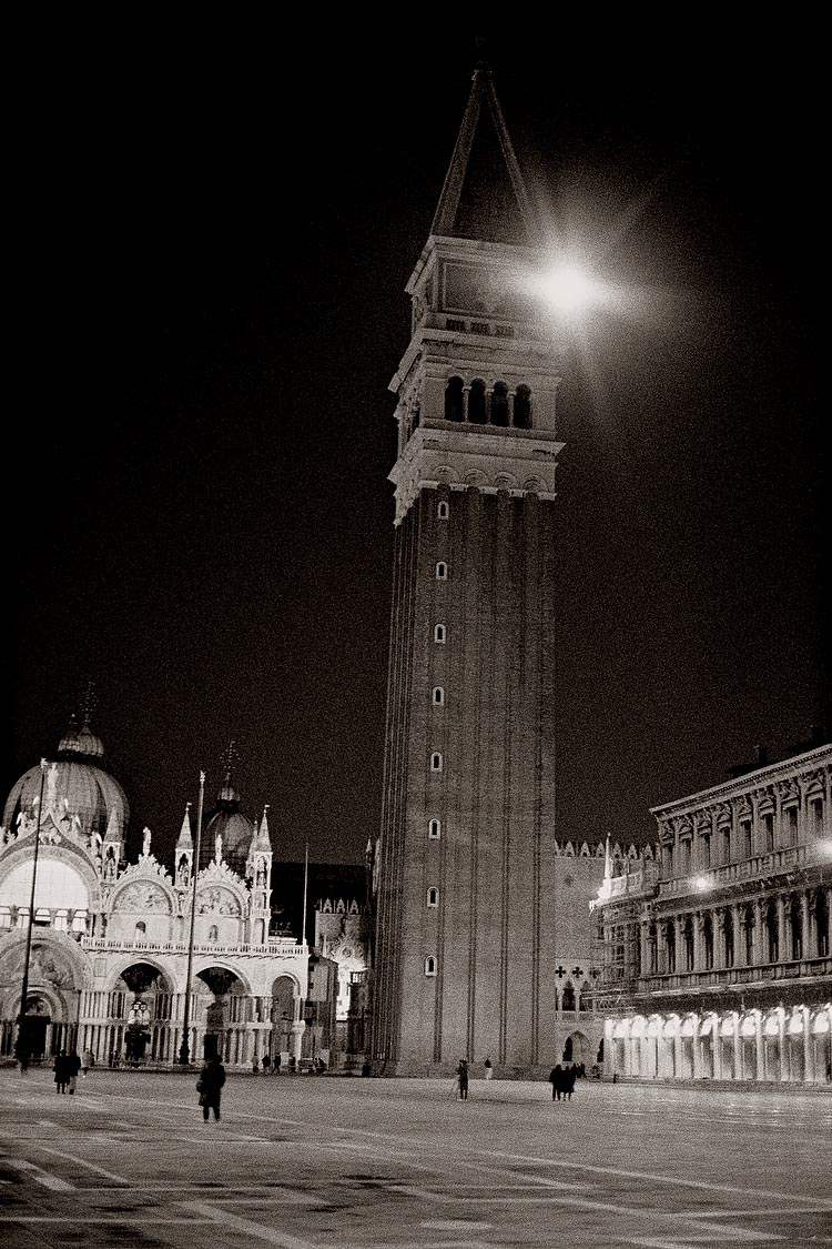 Venice B&W 12